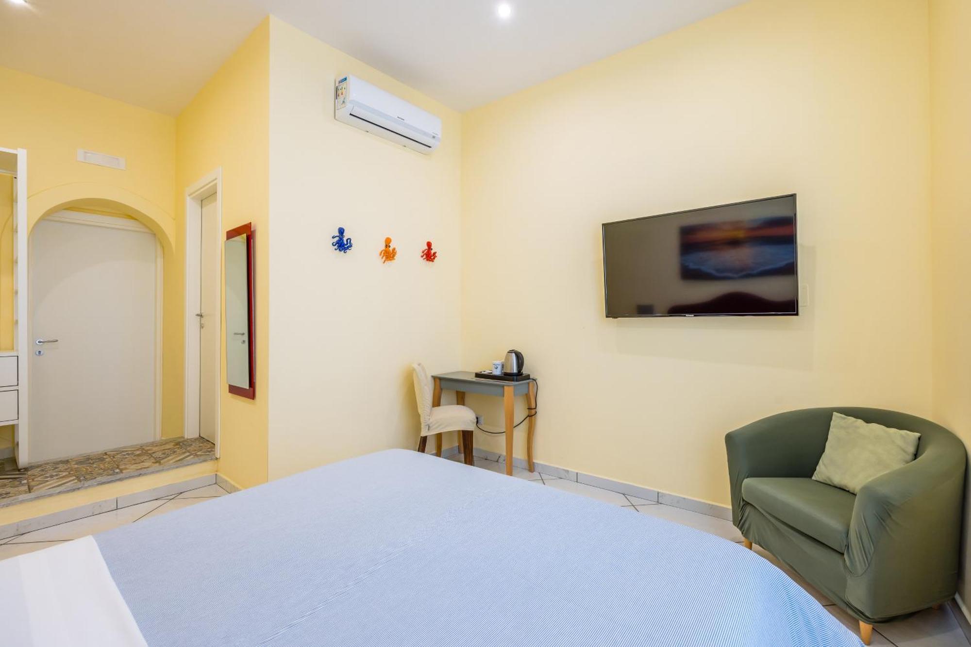 La Casa Di Bruno Napoli Bed and Breakfast Εξωτερικό φωτογραφία